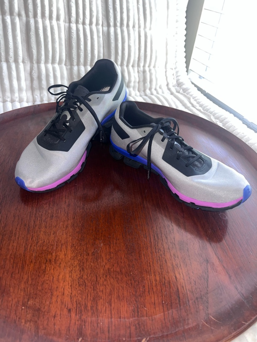 On Running Women's Sneakers in Grey with Black and colorful Details - Picture 2 of 12
